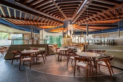 https://www.palmarbeachresortandspa.com.mx/galleries/Restaurants/Restaurante Cocina de Autor.webp